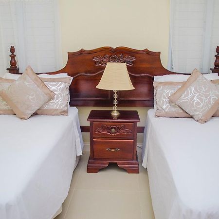Ocho Rios Under The Palms Villa Екстериор снимка