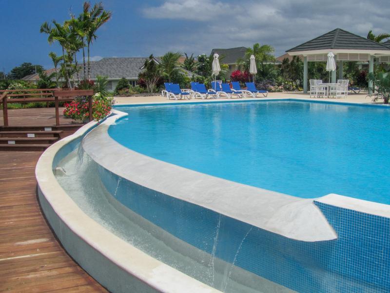 Ocho Rios Under The Palms Villa Екстериор снимка